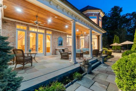 23 Robkins Road Avon CT 06001