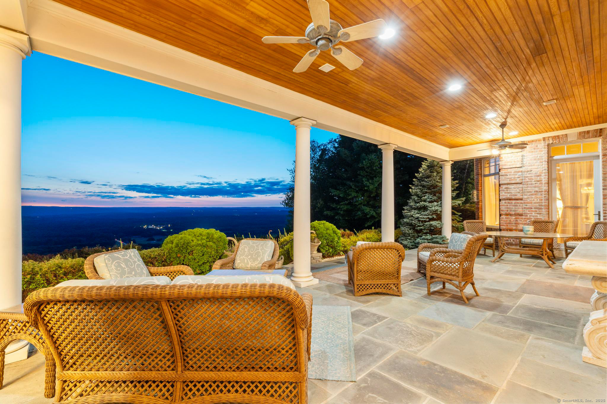 23 Robkins Road Avon CT 06001