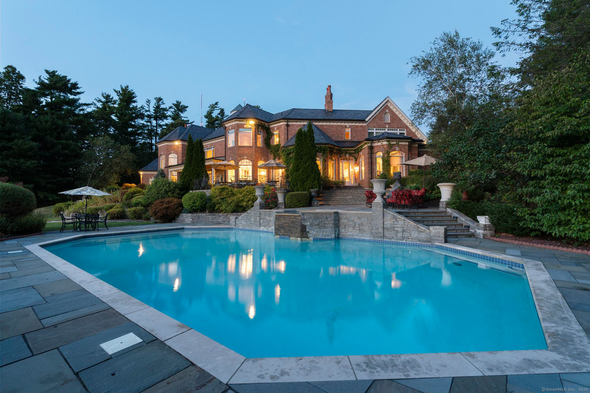 23 Robkins Road Avon CT 06001