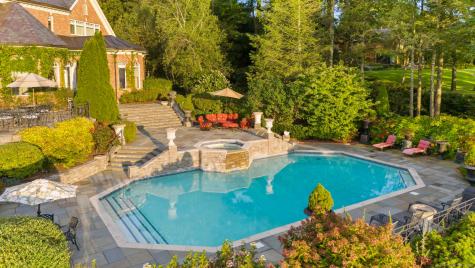 23 Robkins Road Avon CT 06001