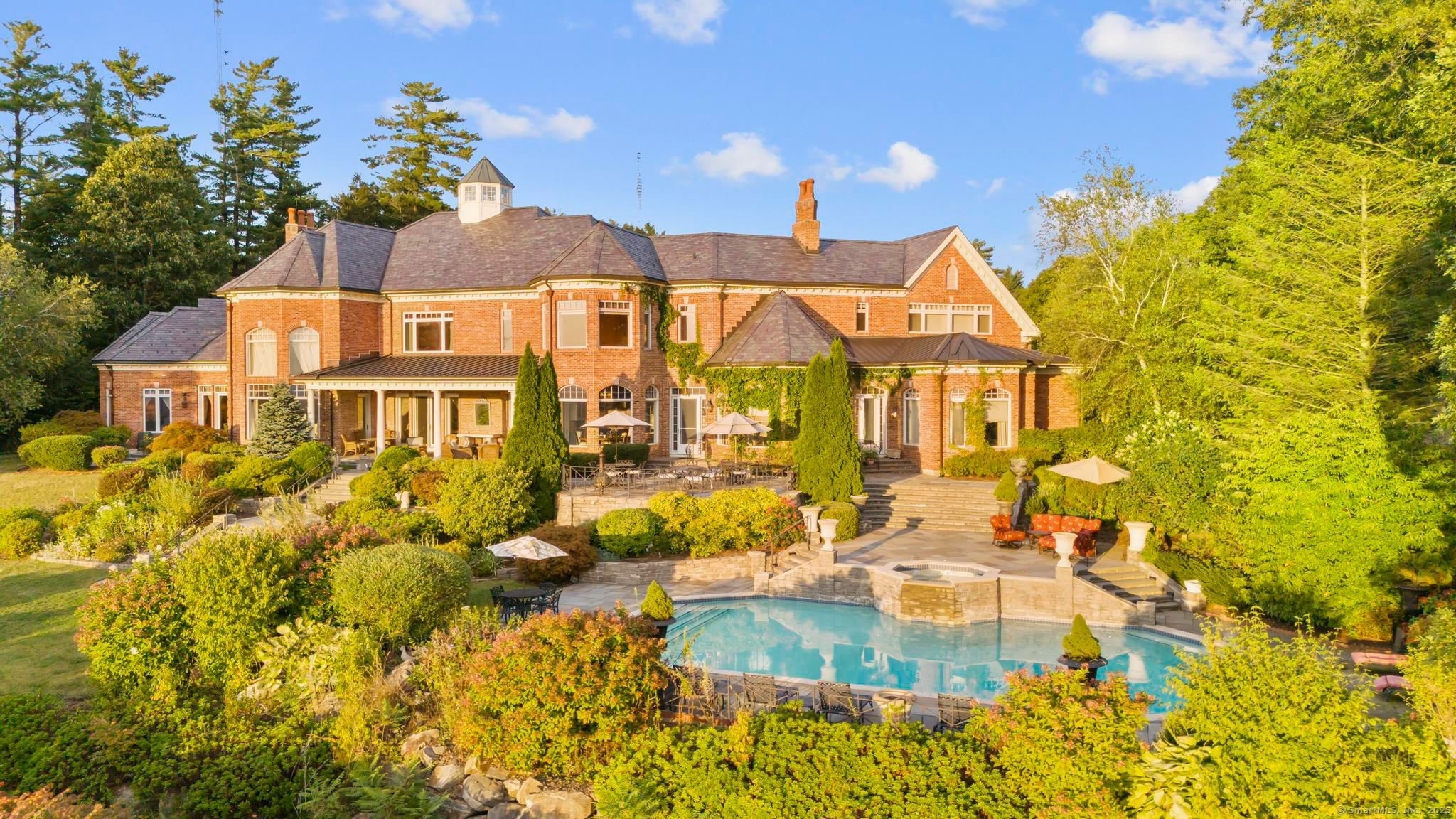 23 Robkins Road Avon CT 06001