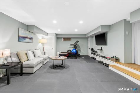 42 Old Stamford Road New Canaan CT 06840