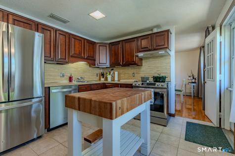 5 Urban Lane Newington CT 06111
