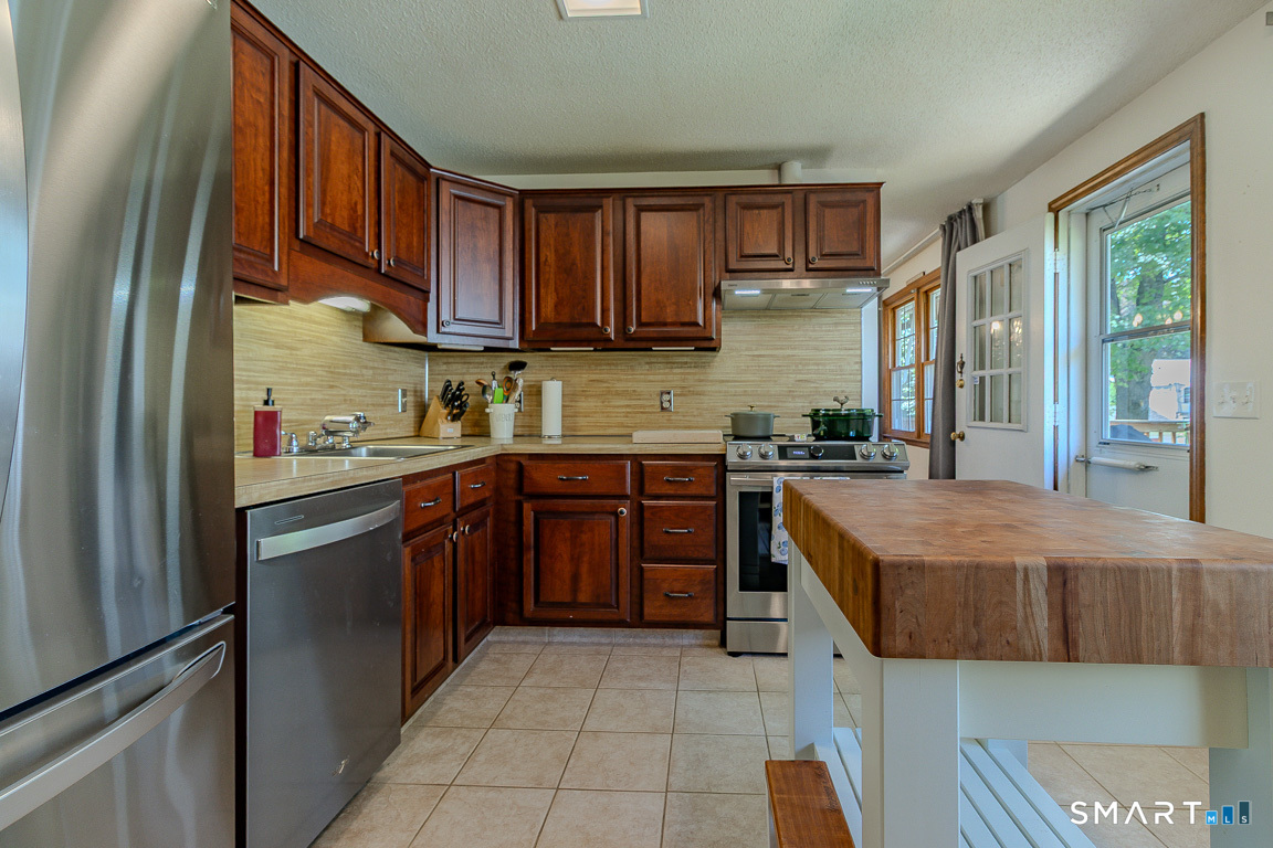 5 Urban Lane Newington CT 06111