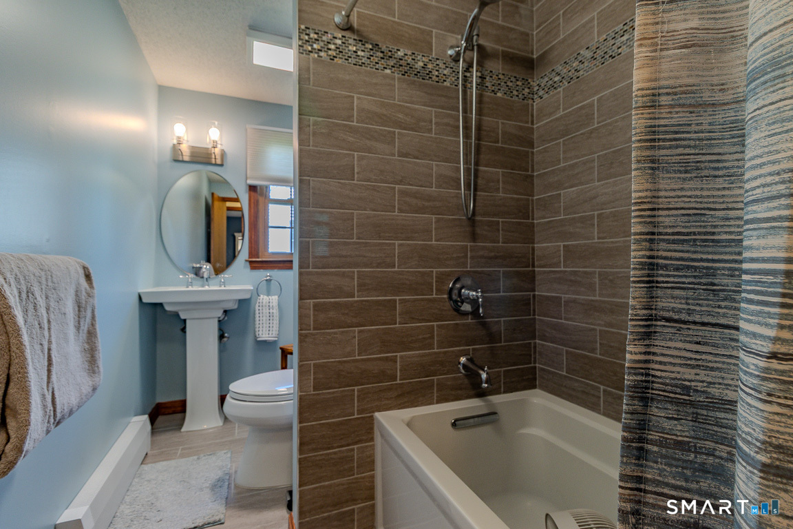 5 Urban Lane Newington CT 06111