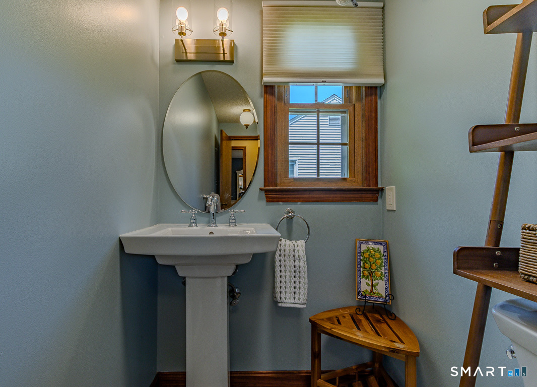 5 Urban Lane Newington CT 06111