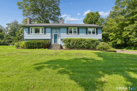 2496 Long Hill Road Guilford CT 06437