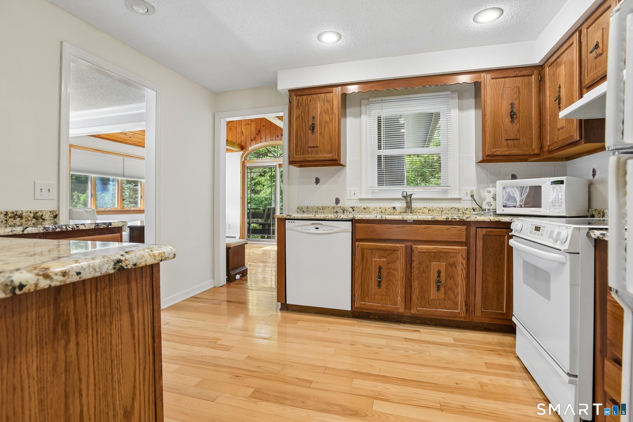 2496 Long Hill Road Guilford CT 06437