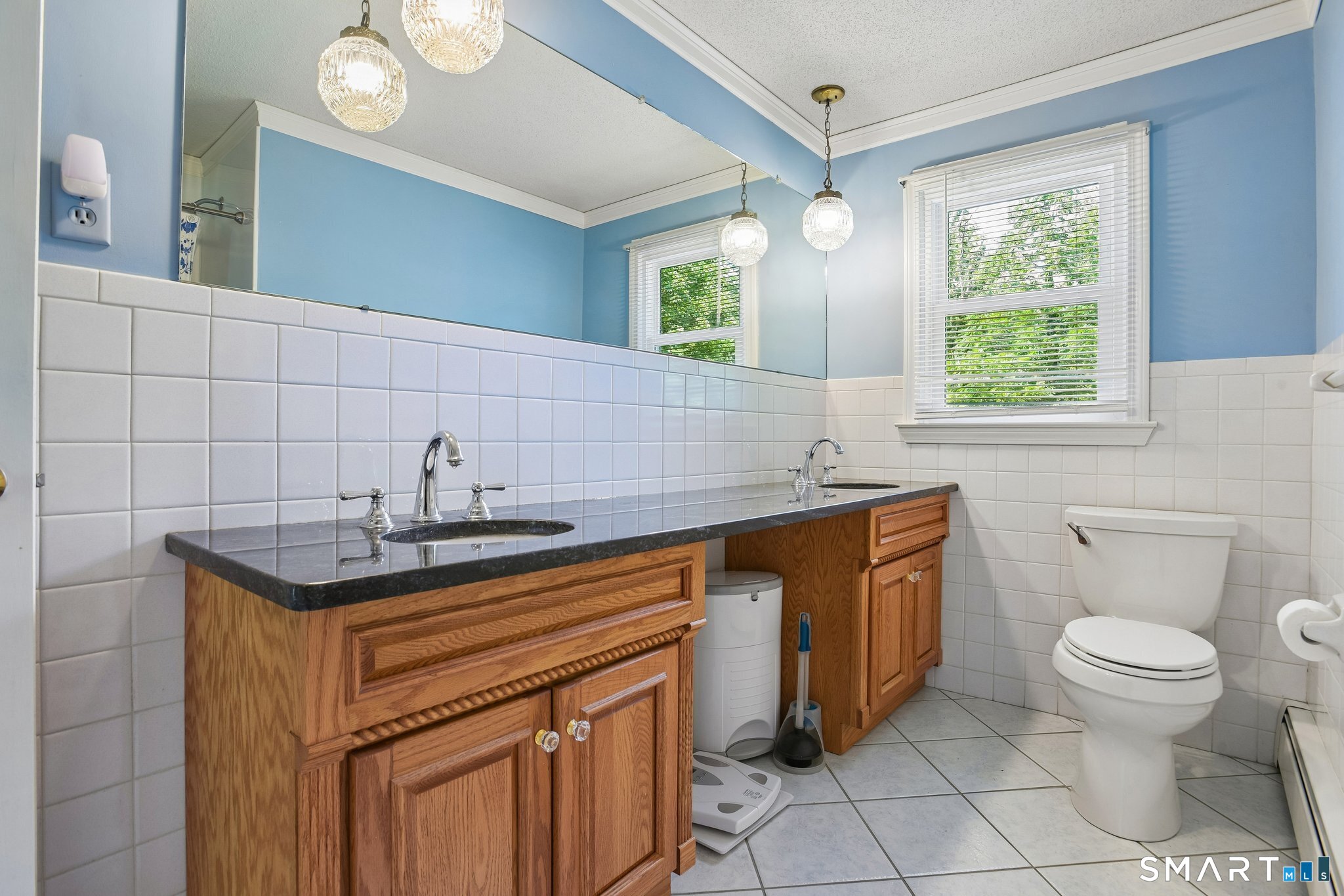 2496 Long Hill Road Guilford CT 06437
