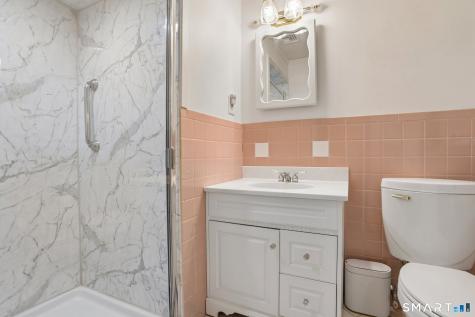2496 Long Hill Road Guilford CT 06437