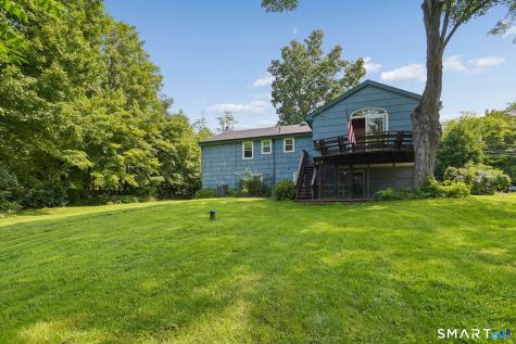 2496 Long Hill Road Guilford CT 06437