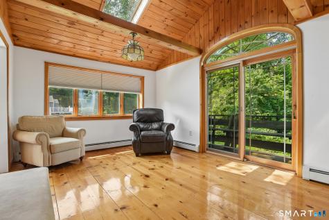 2496 Long Hill Road Guilford CT 06437