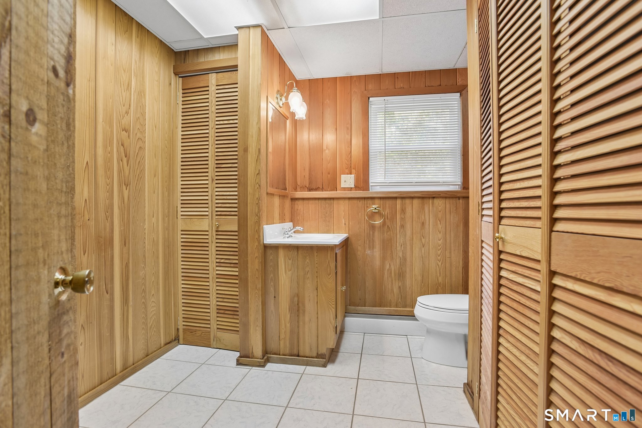 2496 Long Hill Road Guilford CT 06437