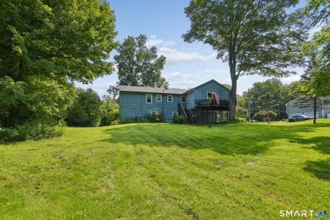 2496 Long Hill Road Guilford CT 06437