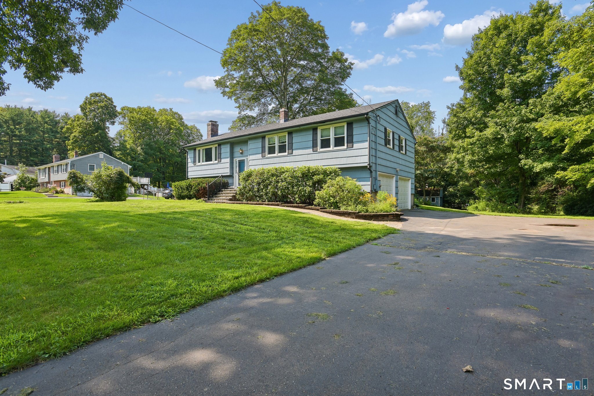 2496 Long Hill Road Guilford CT 06437