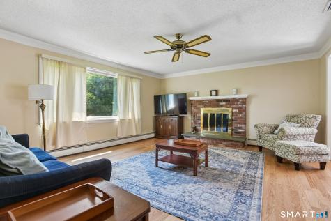 2496 Long Hill Road Guilford CT 06437