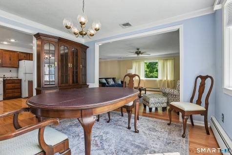 2496 Long Hill Road Guilford CT 06437