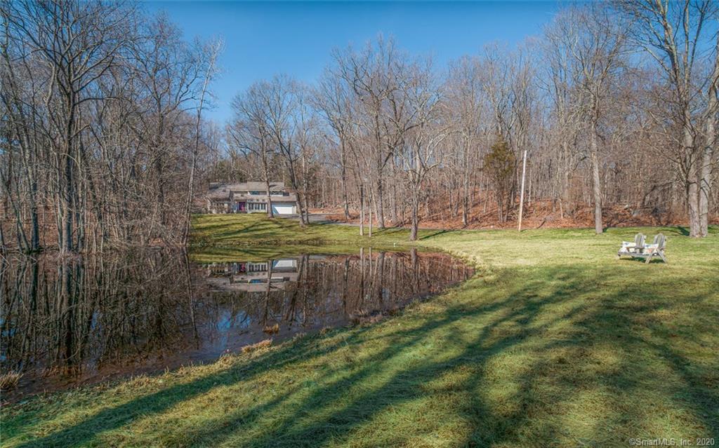 985 Sport Hill Road Easton CT 06612