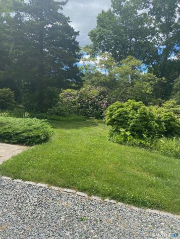 697 Noank Road Groton CT 06355