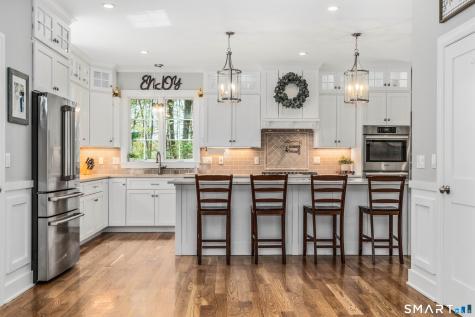 152 Old Farms Road Simsbury CT 06070