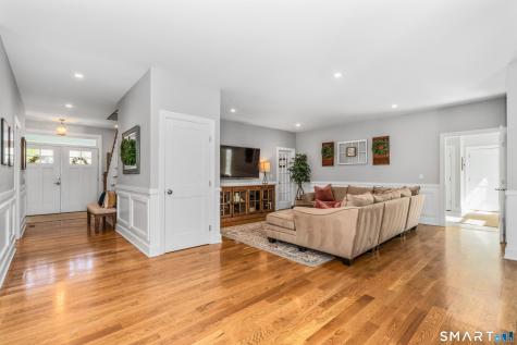 152 Old Farms Road Simsbury CT 06070