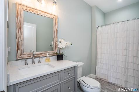 152 Old Farms Road Simsbury CT 06070