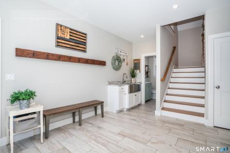 152 Old Farms Road Simsbury CT 06070