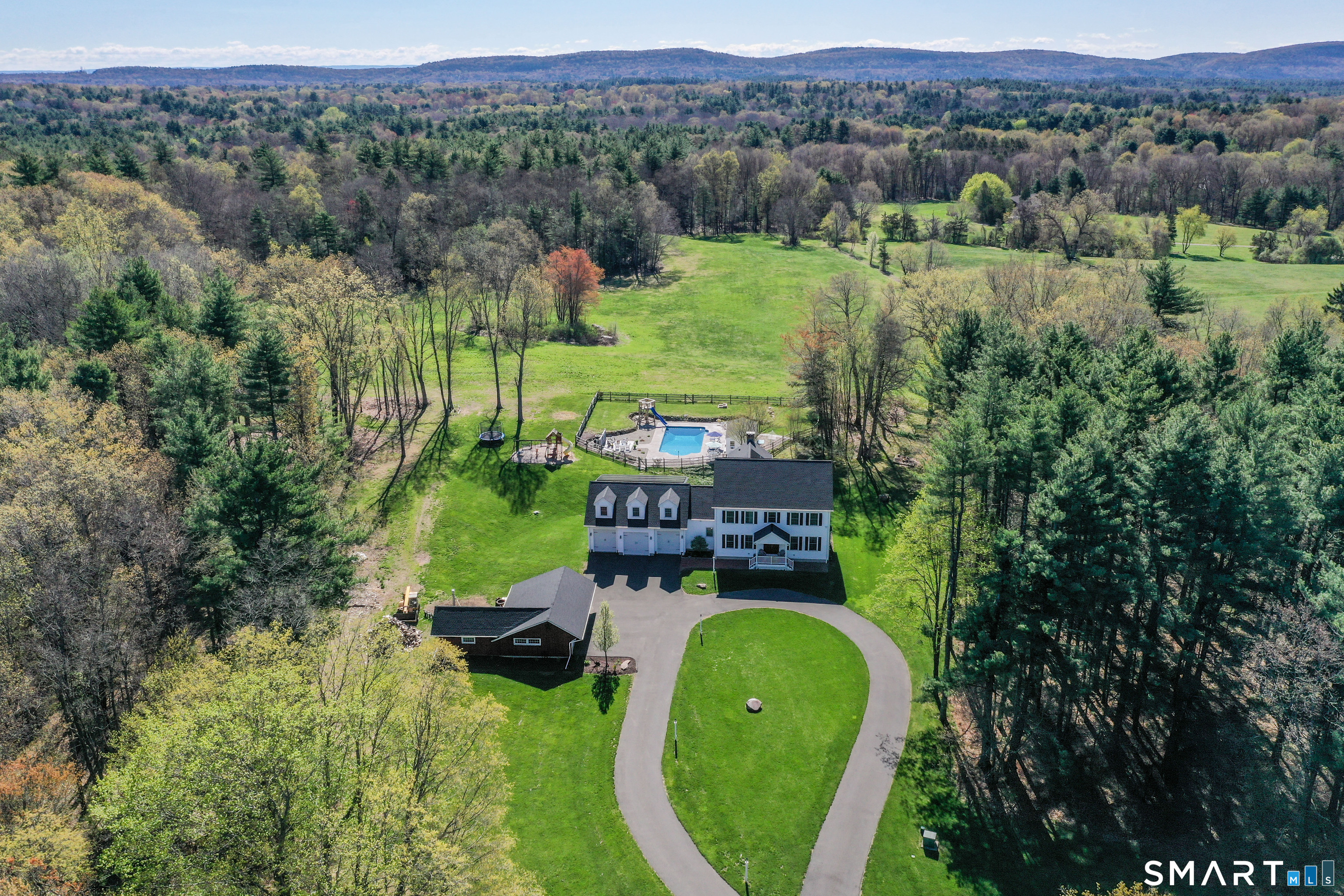 152 Old Farms Road Simsbury CT 06070