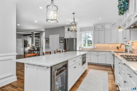 152 Old Farms Road Simsbury CT 06070