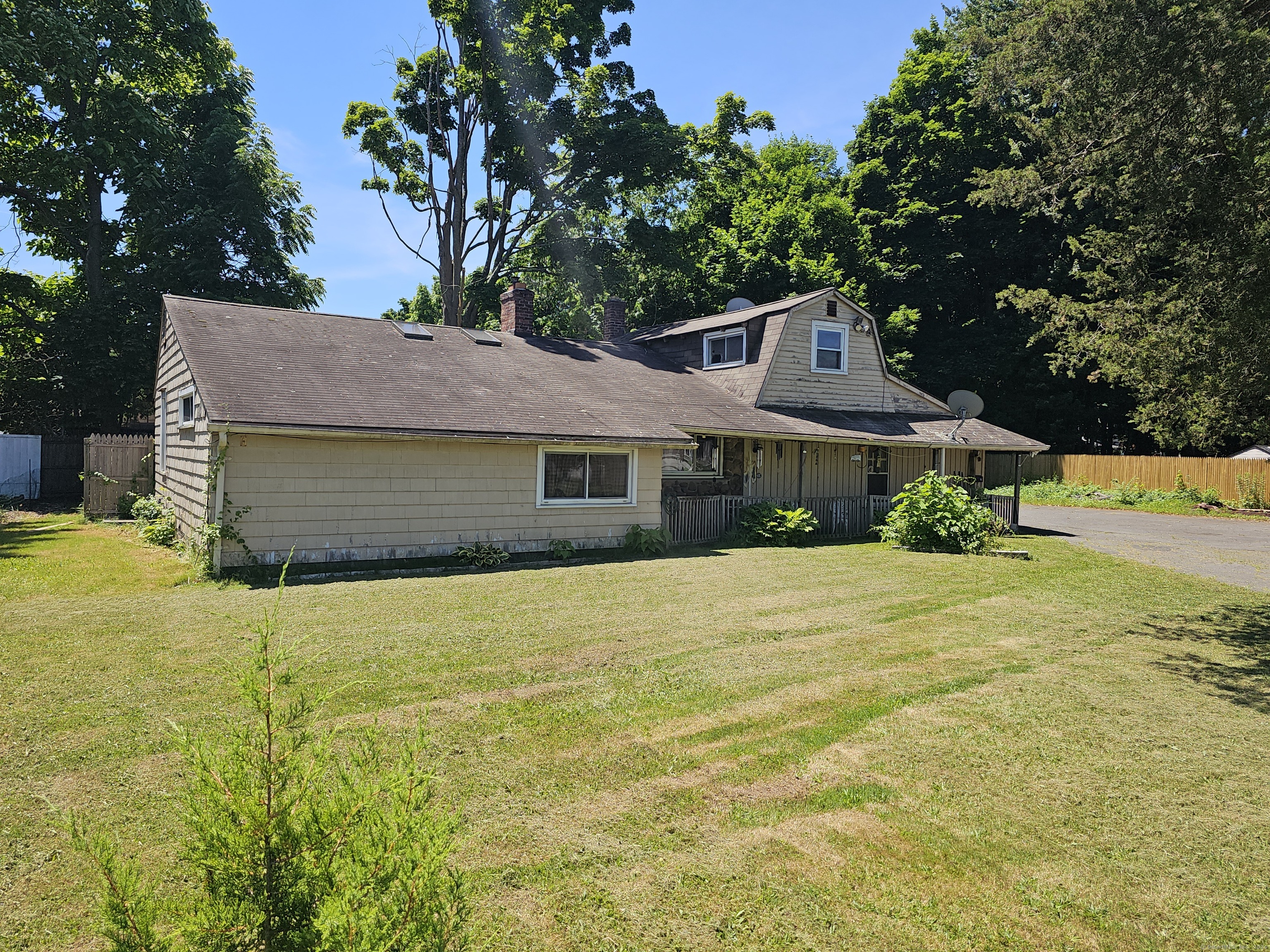 16-1/2 Maple Street Plainville CT 06062