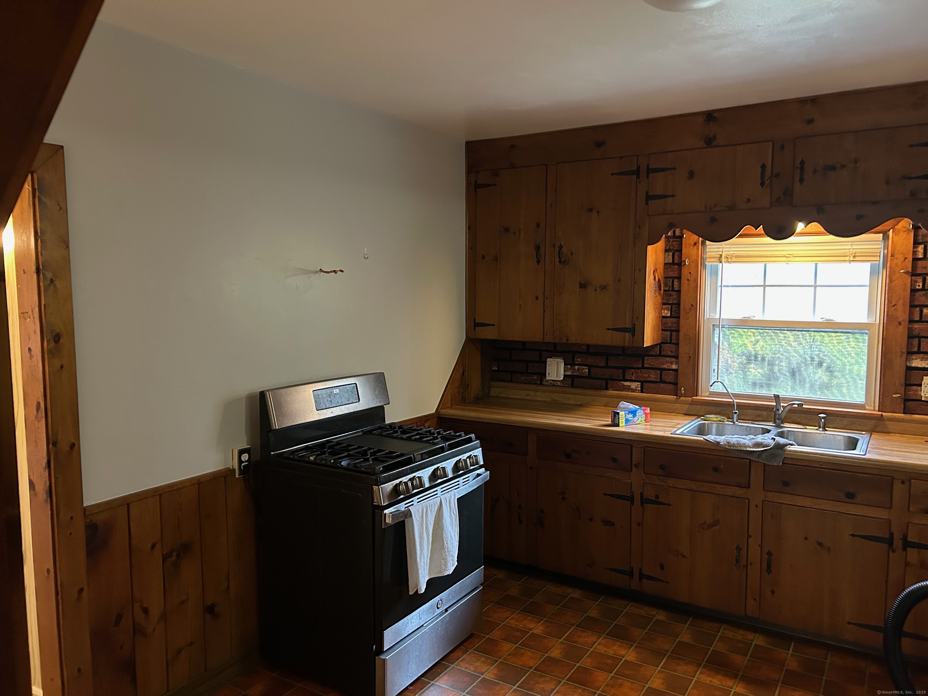 58 West Chippen Hill Road Burlington CT 06013