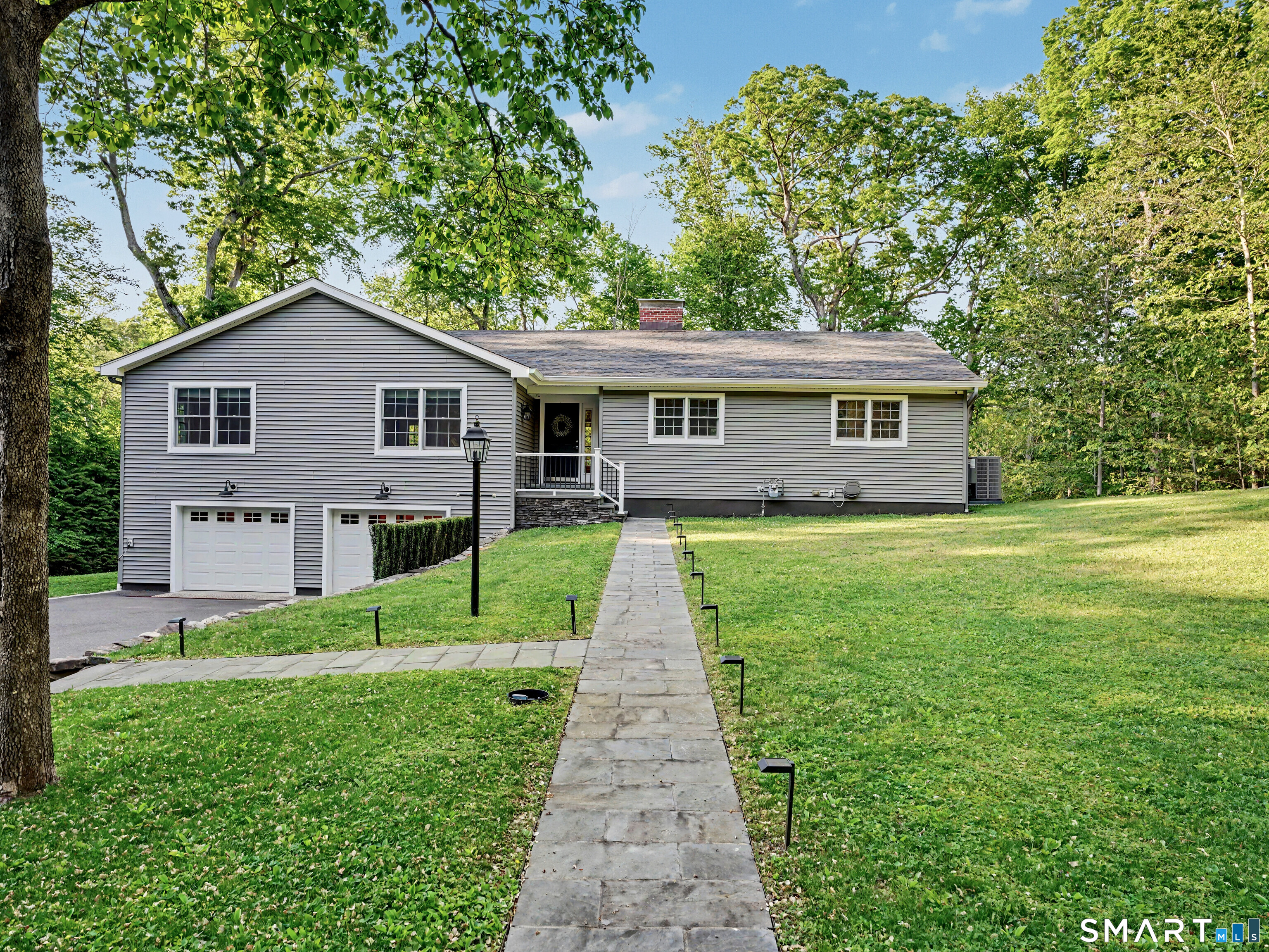 Stamford CT, 8 White Fox Road