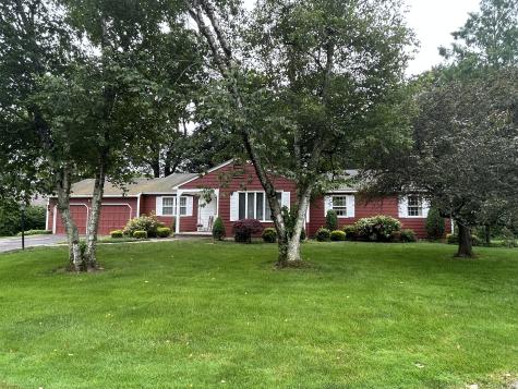 16 Round Hill Circle Naugatuck CT 06770