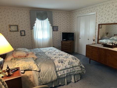16 Round Hill Circle Naugatuck CT 06770