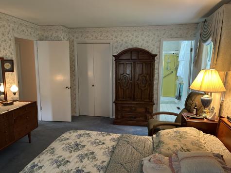 16 Round Hill Circle Naugatuck CT 06770
