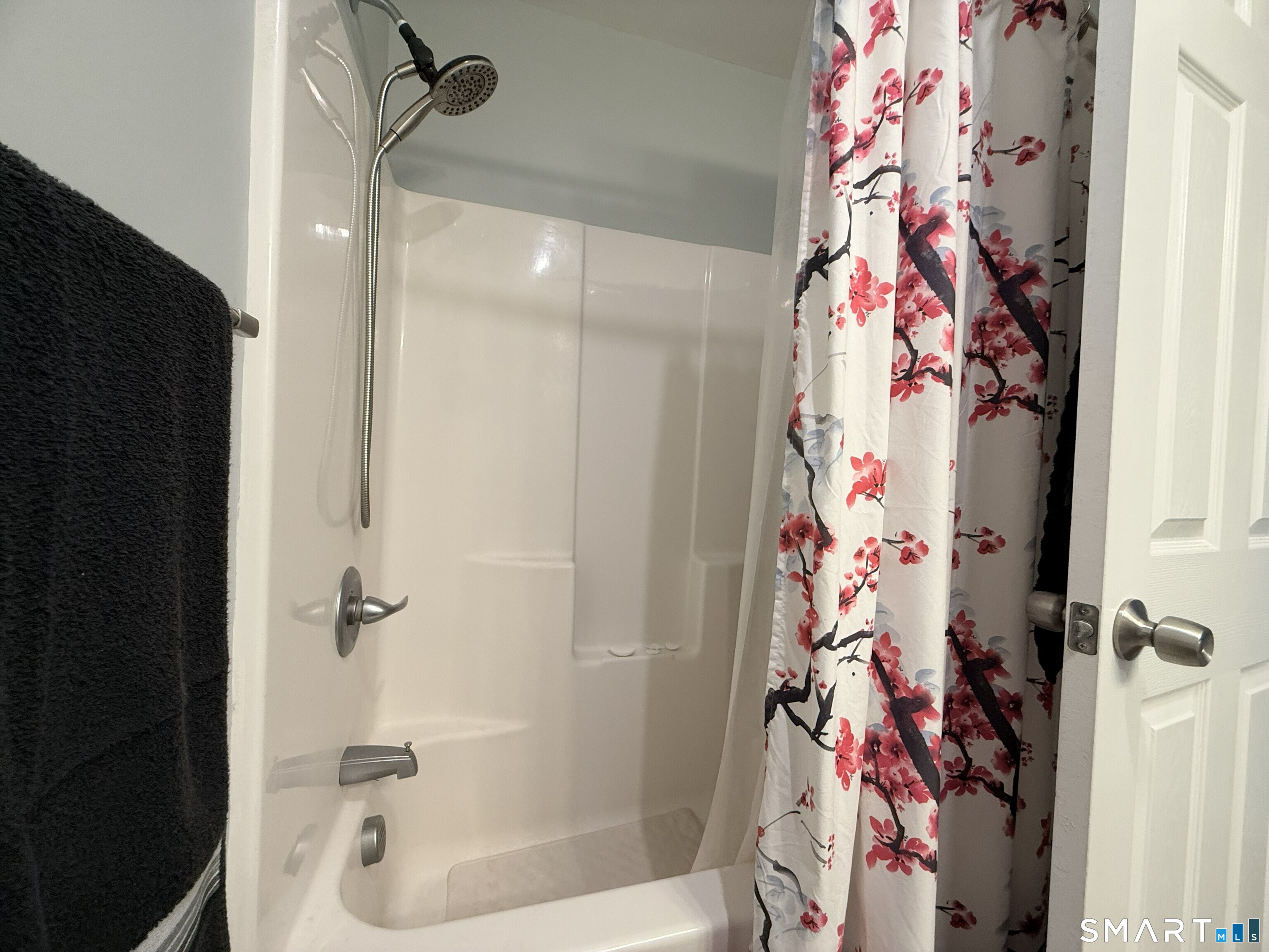 6 Lillian Avenue Thompson CT 06255