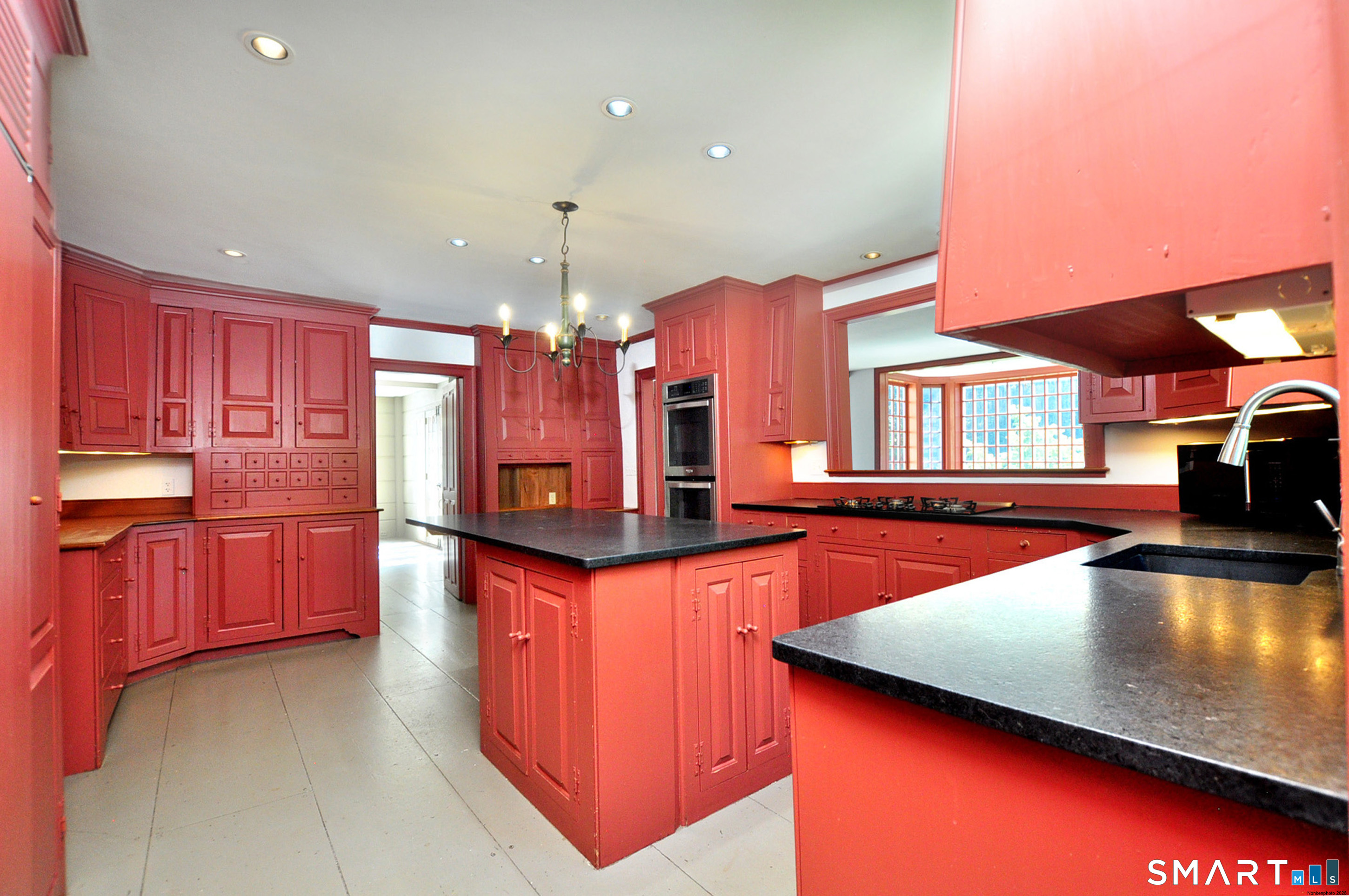 712 Spring Street Manchester CT 06040