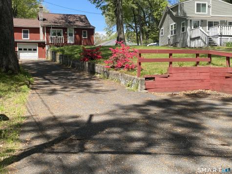 31 West Shore Drive Enfield CT 06082