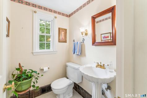 10 Metacomet Road Farmington CT 06032
