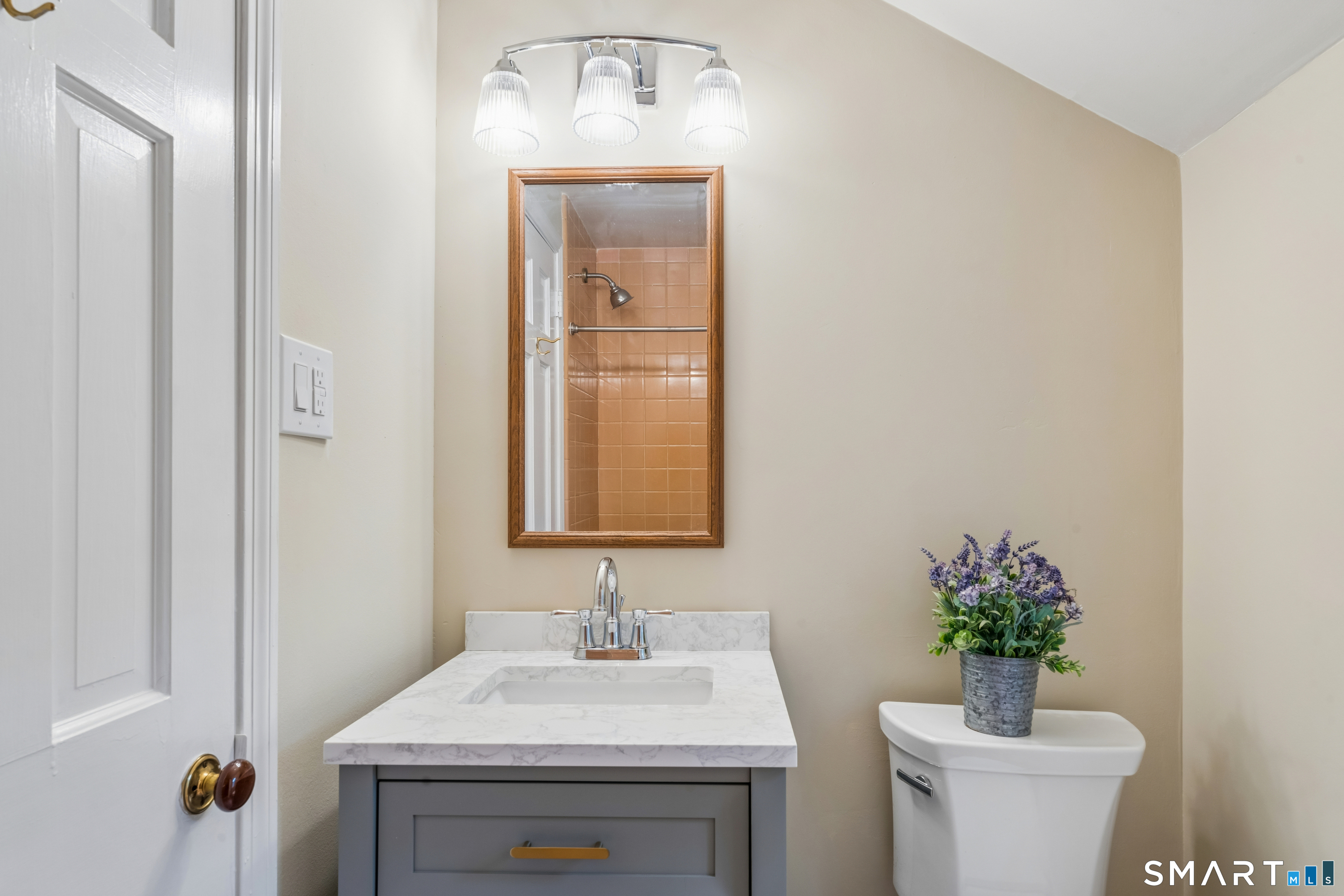 10 Metacomet Road Farmington CT 06032