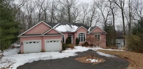 14 Maplecrest Lane Hamden CT 06514