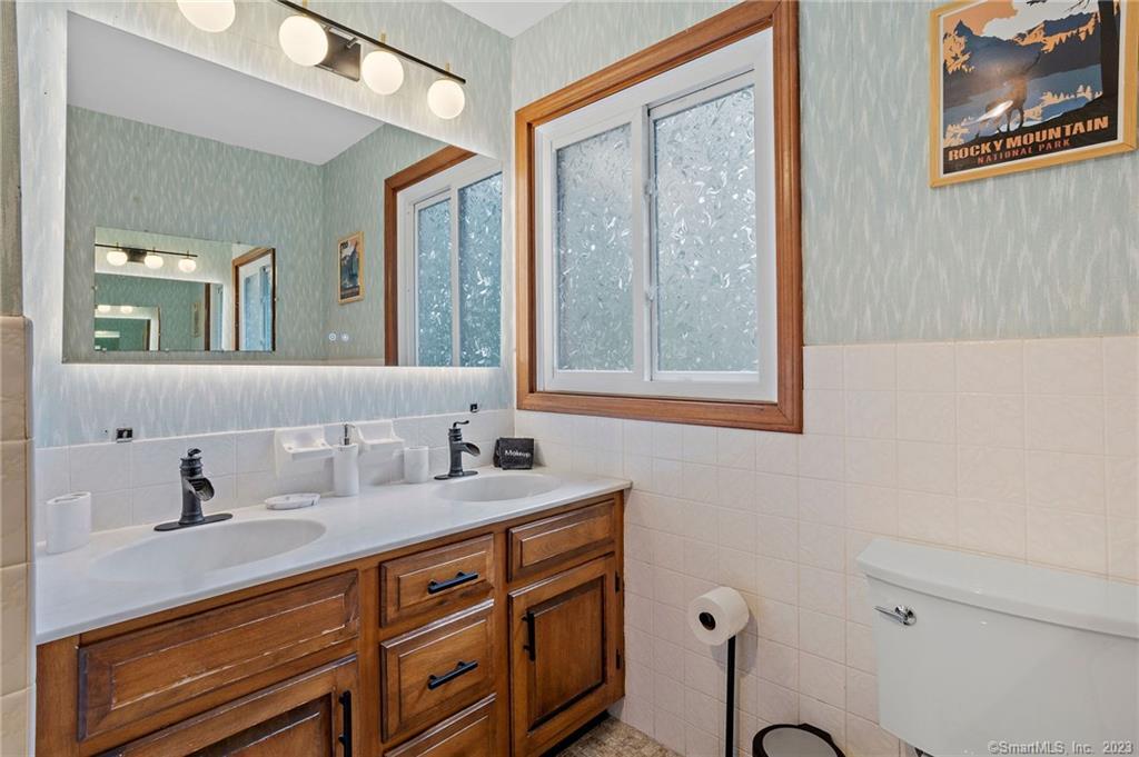 25 Coachman Pike Ledyard CT 06339