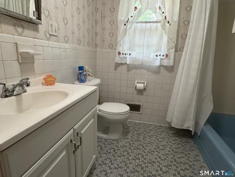 665 Bradley Street East Haven CT 06512