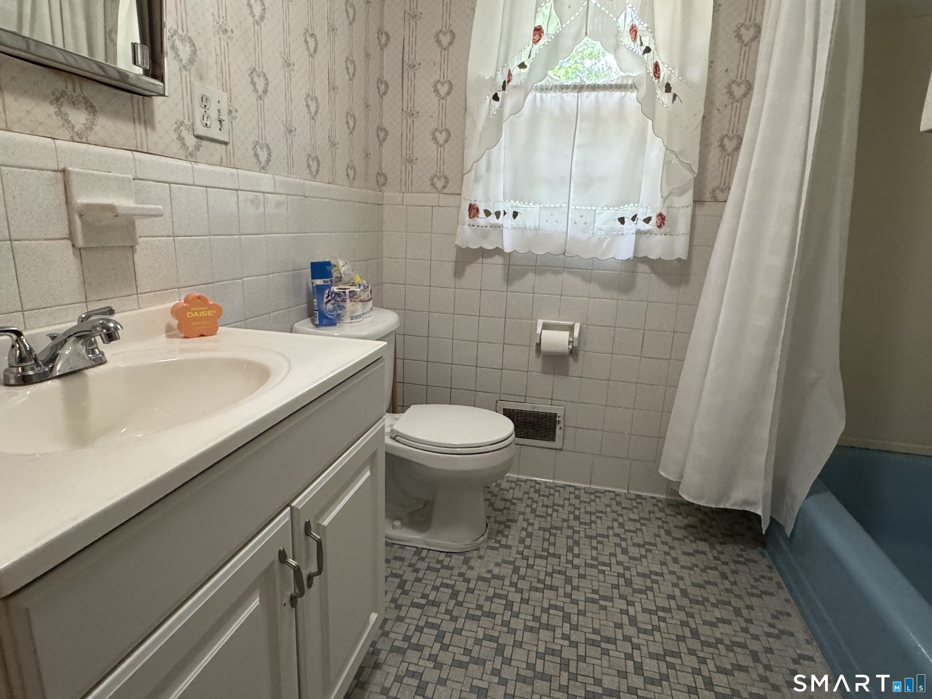 665 Bradley Street East Haven CT 06512