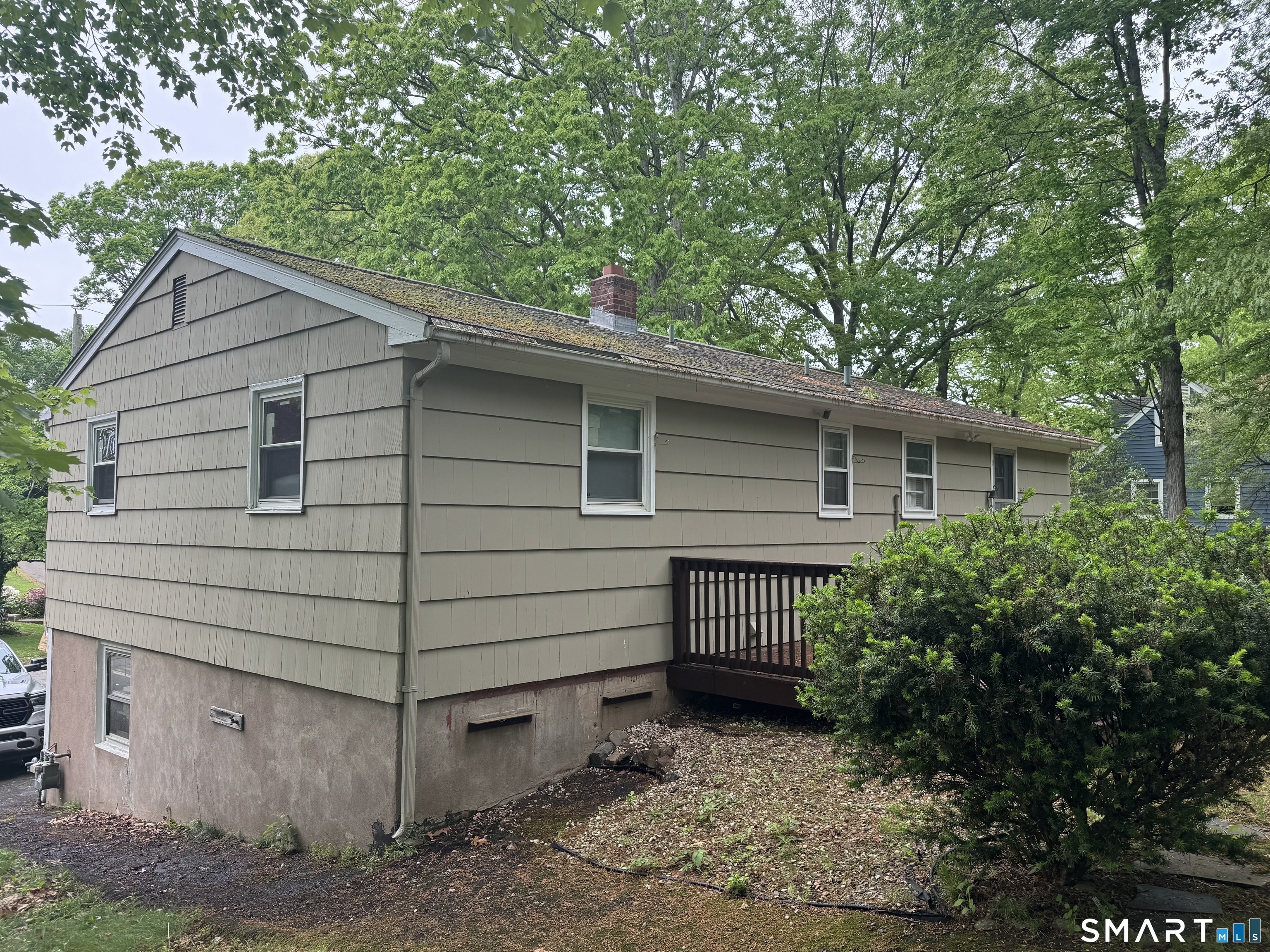 665 Bradley Street East Haven CT 06512