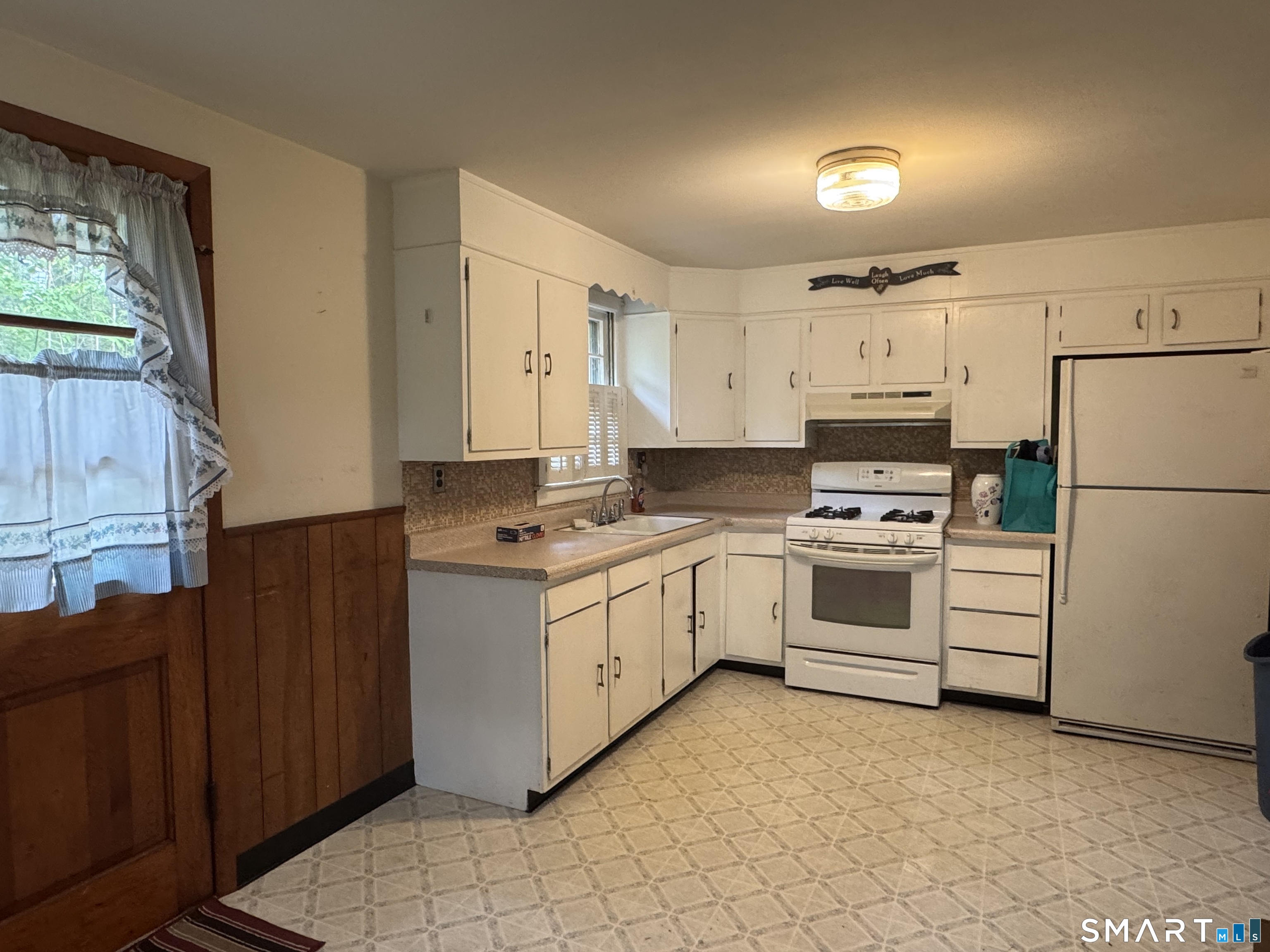 665 Bradley Street East Haven CT 06512