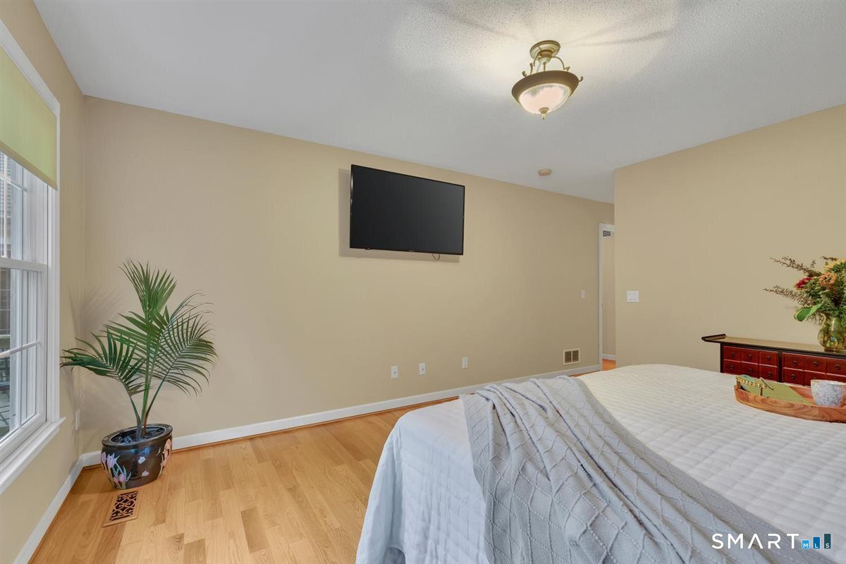 34 Collier Road Wethersfield CT 06109