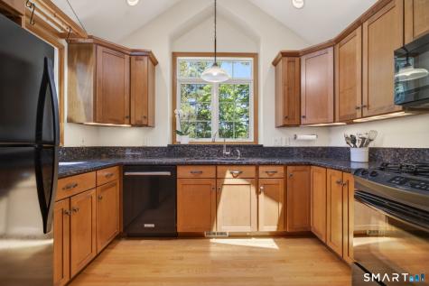 8 Liberty Ridge Clinton CT 06413