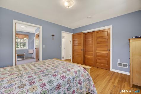 8 Liberty Ridge Clinton CT 06413