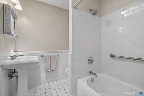 8 Liberty Ridge Clinton CT 06413